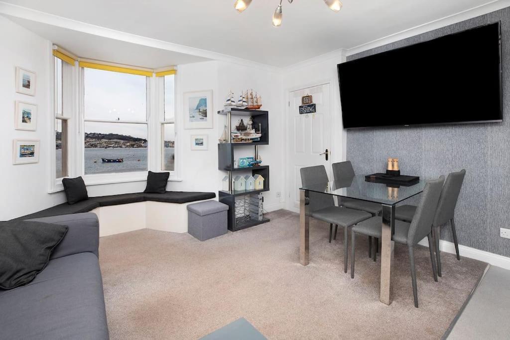 Beach Front Flat Shaldon With Parking 外观 照片