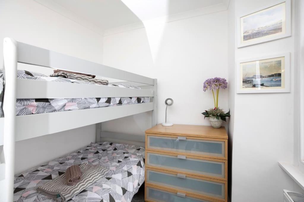 Beach Front Flat Shaldon With Parking 外观 照片