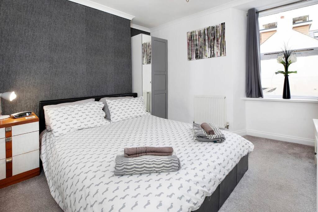 Beach Front Flat Shaldon With Parking 外观 照片